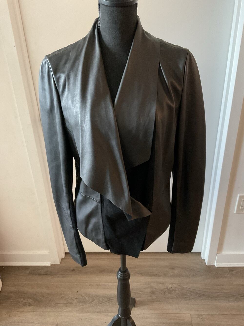 Kenneth Cole New York Women’s Black Genuine Leather Drape Collar Jacket SZ L